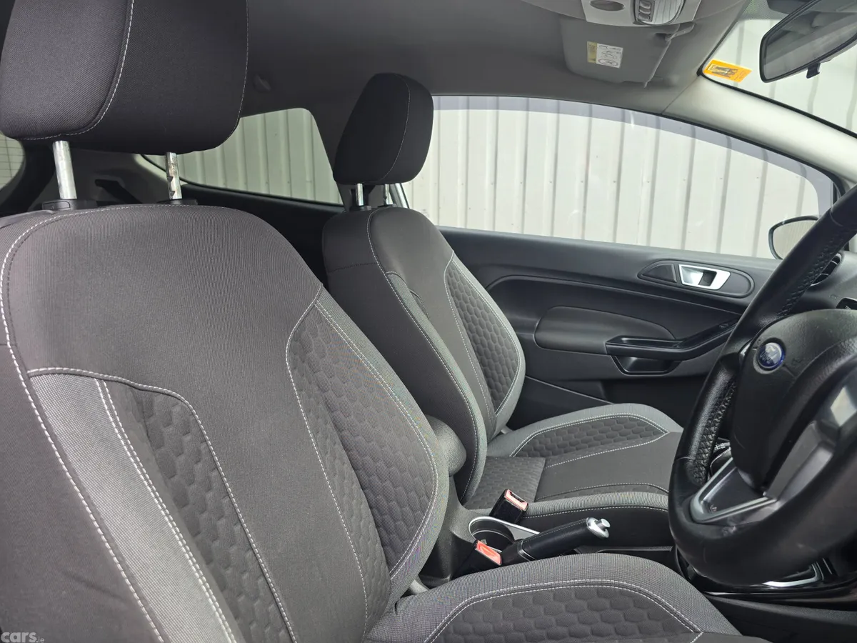 Ford Fiesta Hatchback, Petrol, 2016, Silver
