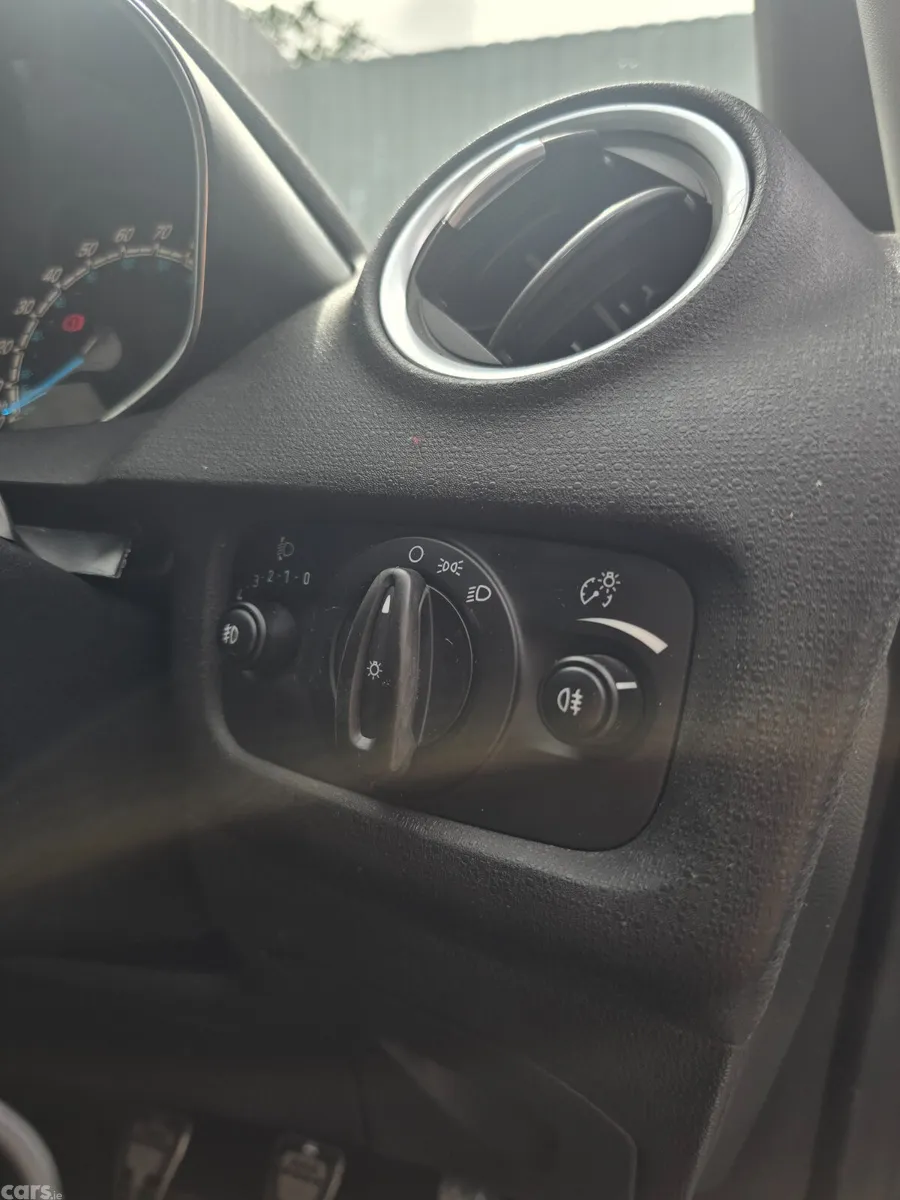 Ford Fiesta Hatchback, Petrol, 2016, Silver