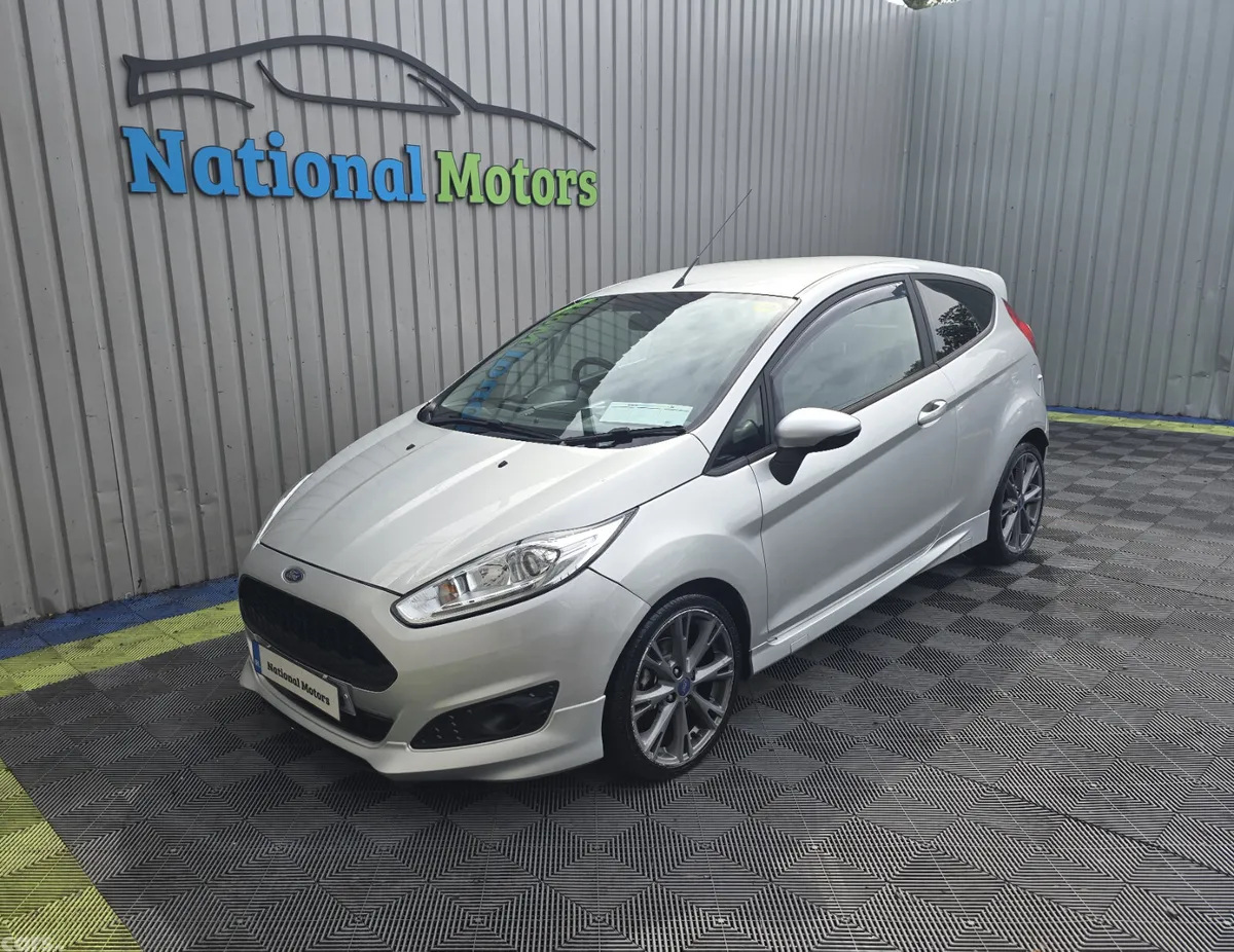 Ford Fiesta Hatchback, Petrol, 2016, Silver