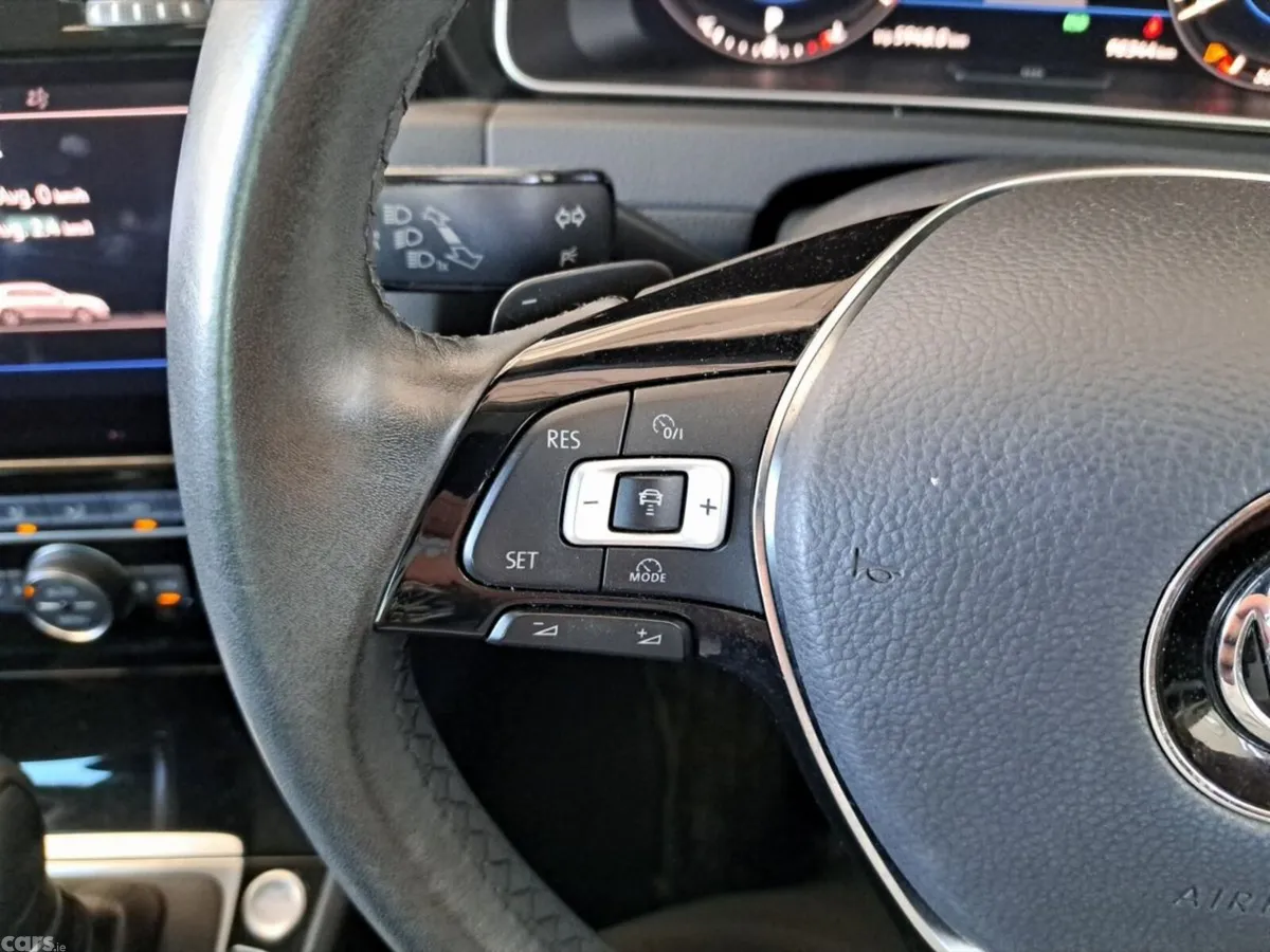 Volkswagen Golf Hatchback, Petrol, 2018, Red