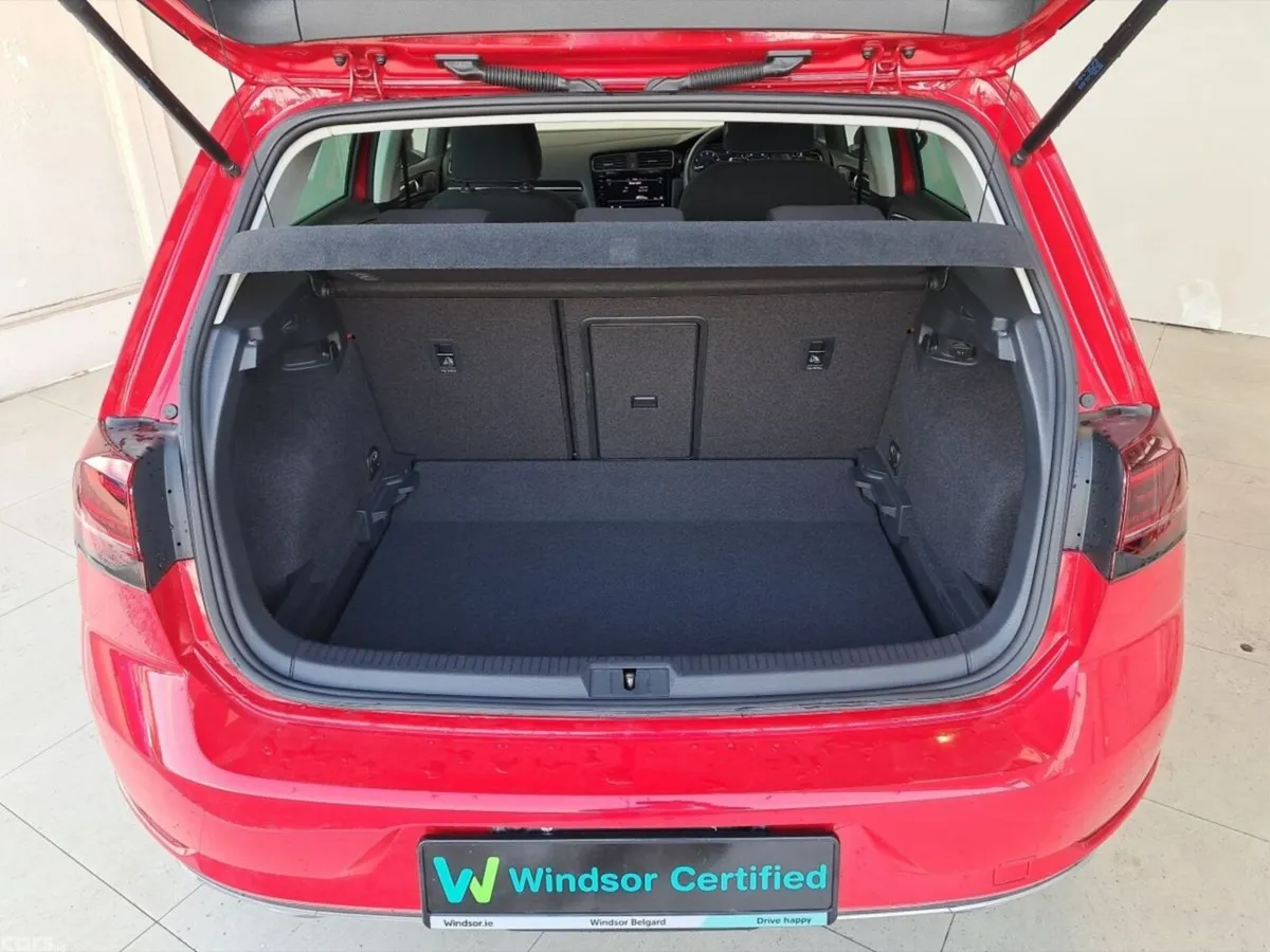 Volkswagen Golf Hatchback, Petrol, 2018, Red