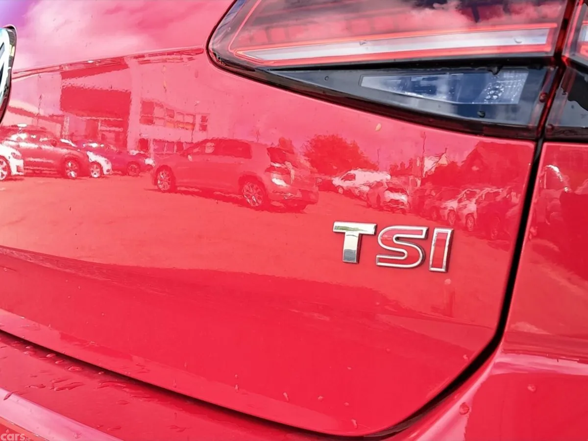 Volkswagen Golf Hatchback, Petrol, 2018, Red