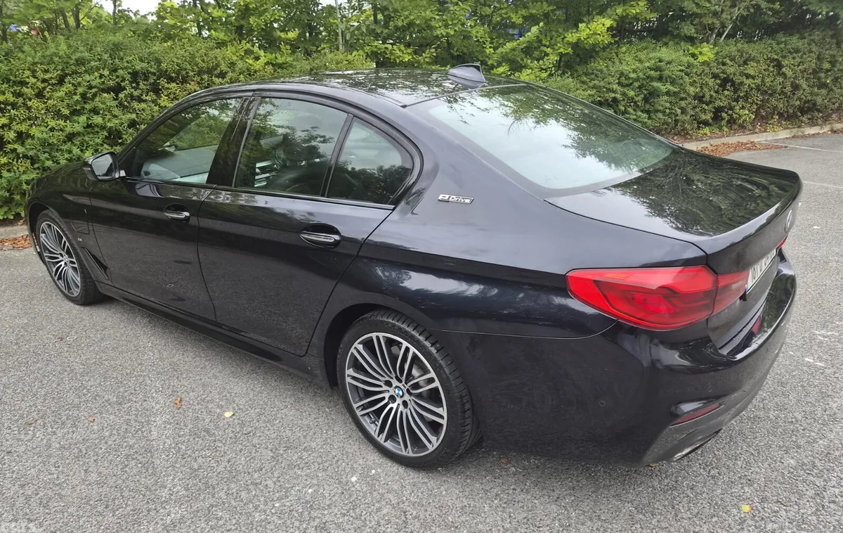 BMW 5-Series Saloon, Petrol Plug-in Hybrid, 2018, Black