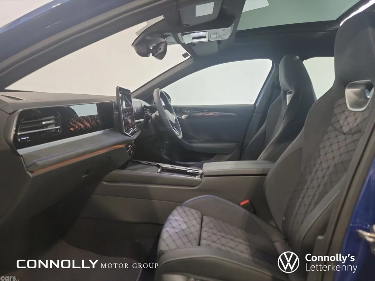 Volkswagen Passat Saloon, Diesel, 2026, Blue