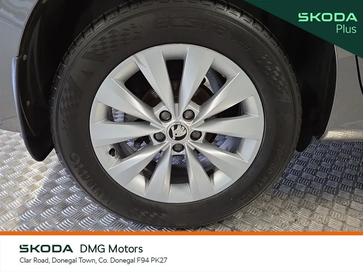 Skoda Kamiq Hatchback, Petrol, 2022, Grey
