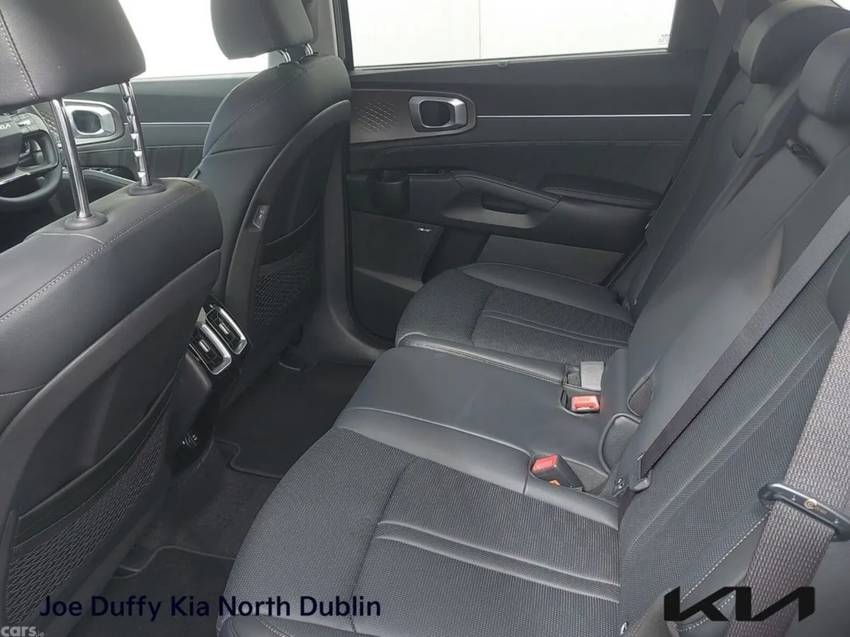Kia Sorento SUV, Petrol Plug-in Hybrid, 2026, Grey