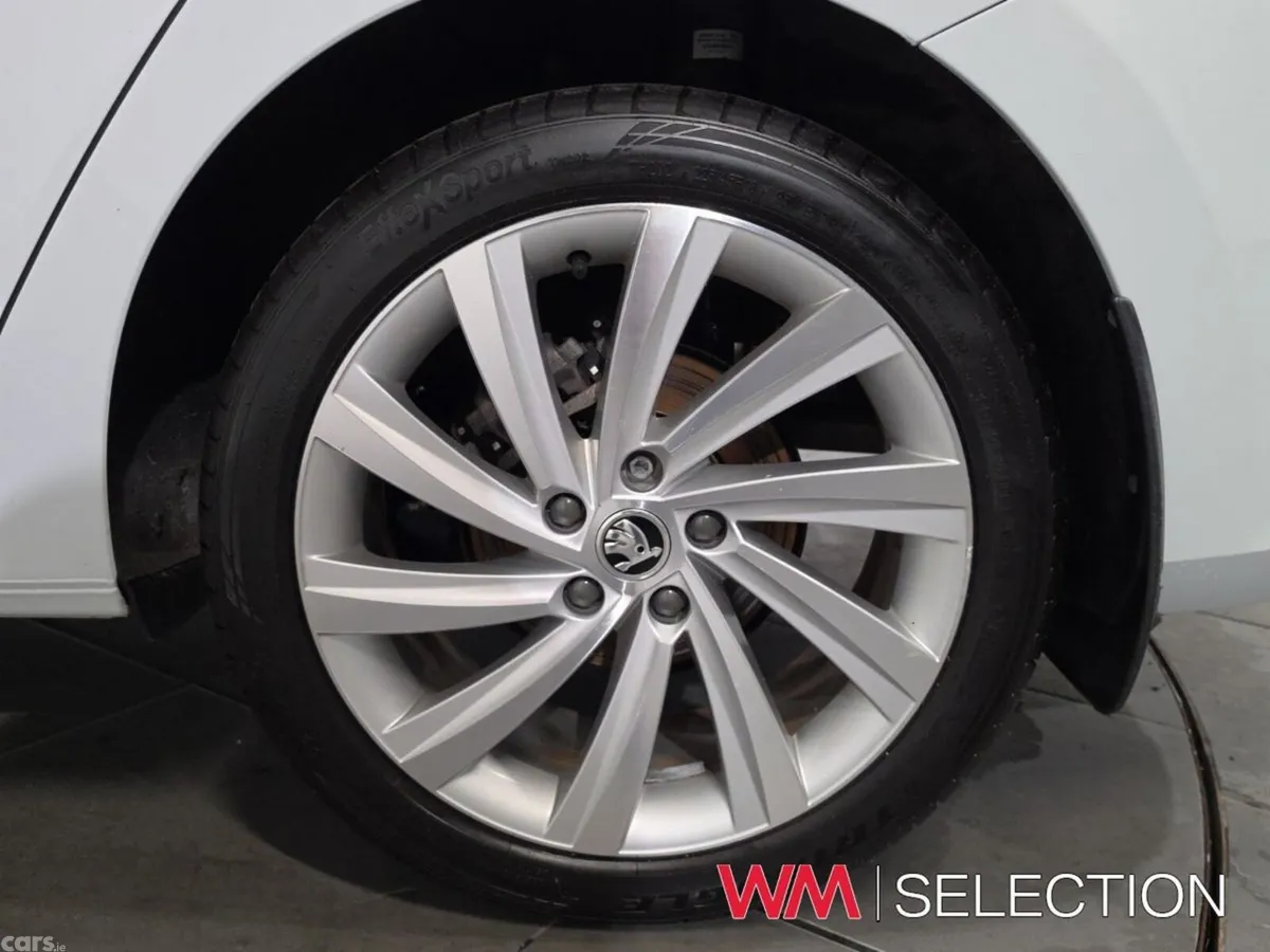 Skoda Octavia Saloon, Petrol Hybrid, 2024, White