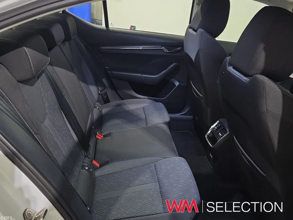 Skoda Octavia Saloon, Petrol Hybrid, 2024, White