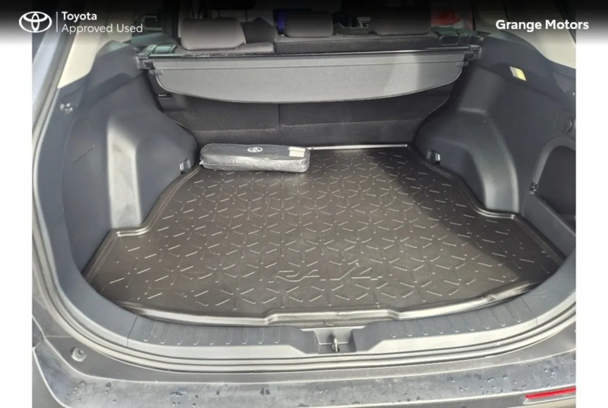 Toyota RAV4 SUV, Petrol Hybrid, 2023, Grey