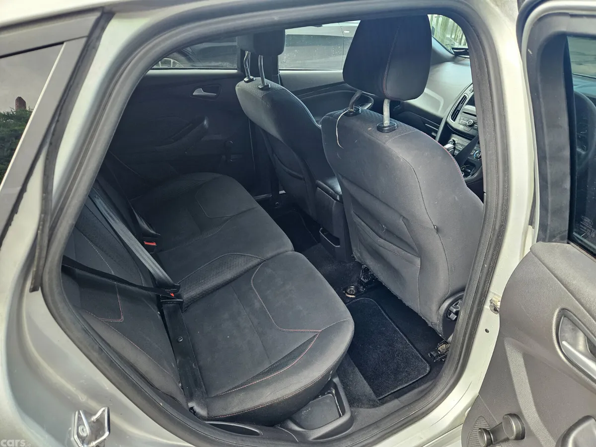 Ford Focus Hatchback, Diesel, 2017, Grey