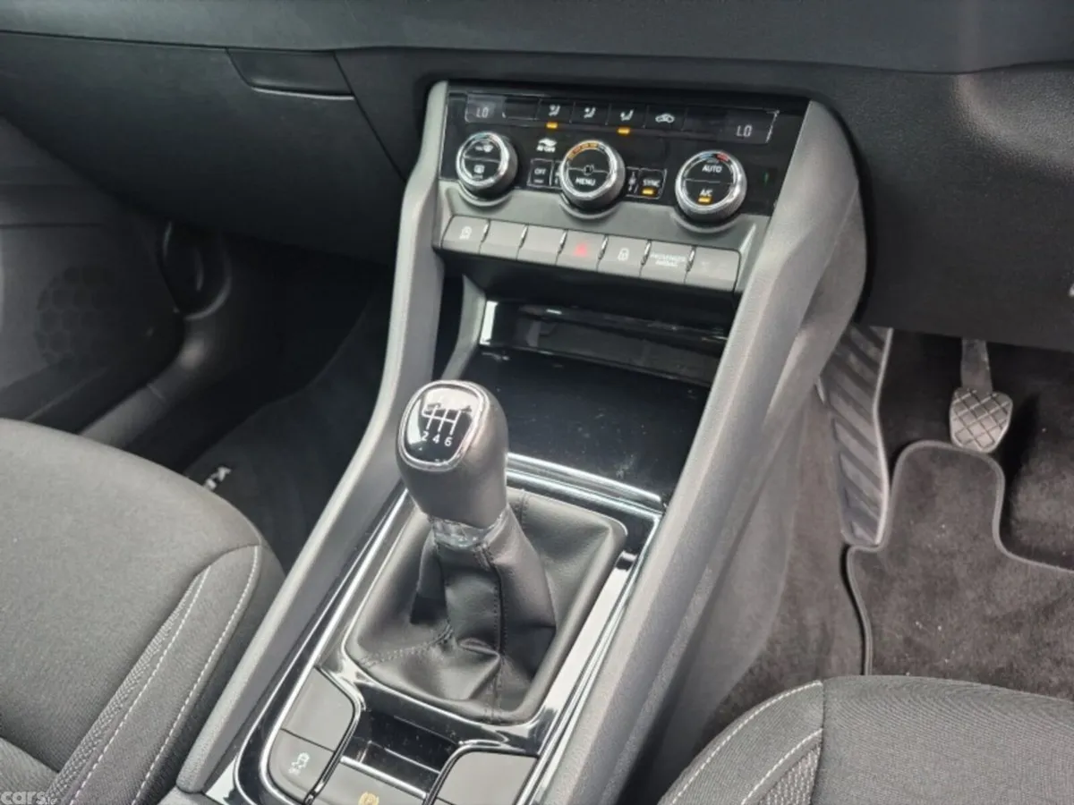 Skoda Karoq Estate, Diesel, 2024, Grey