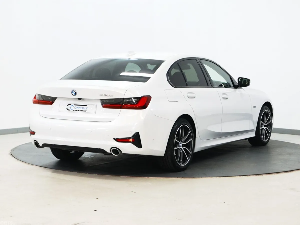 BMW 3-Series Saloon, Petrol Hybrid, 2022, White