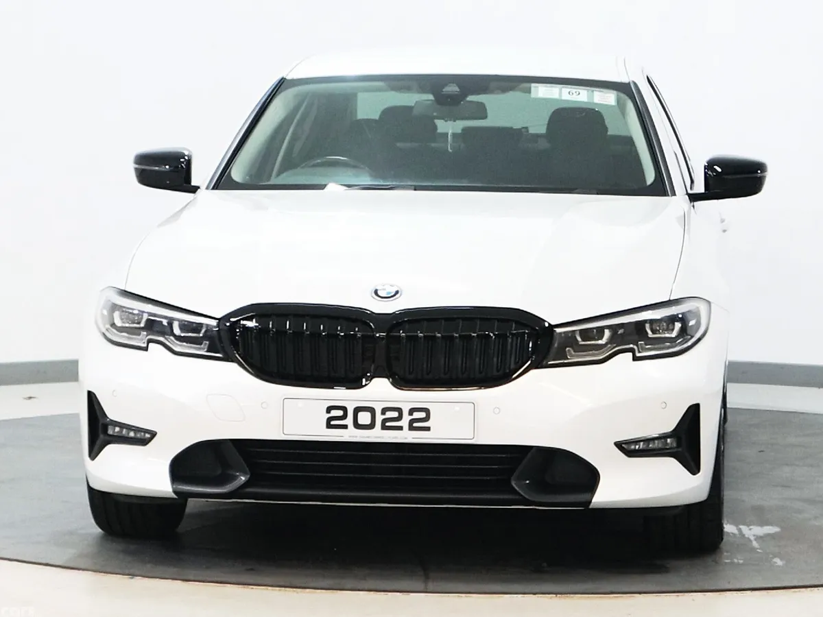 BMW 3-Series Saloon, Petrol Hybrid, 2022, White
