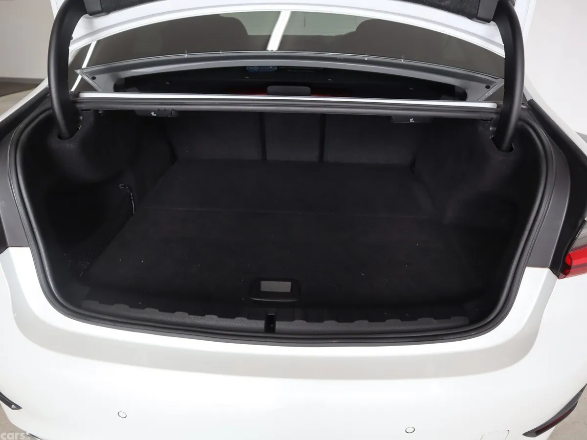 BMW 3-Series Saloon, Petrol Hybrid, 2022, White