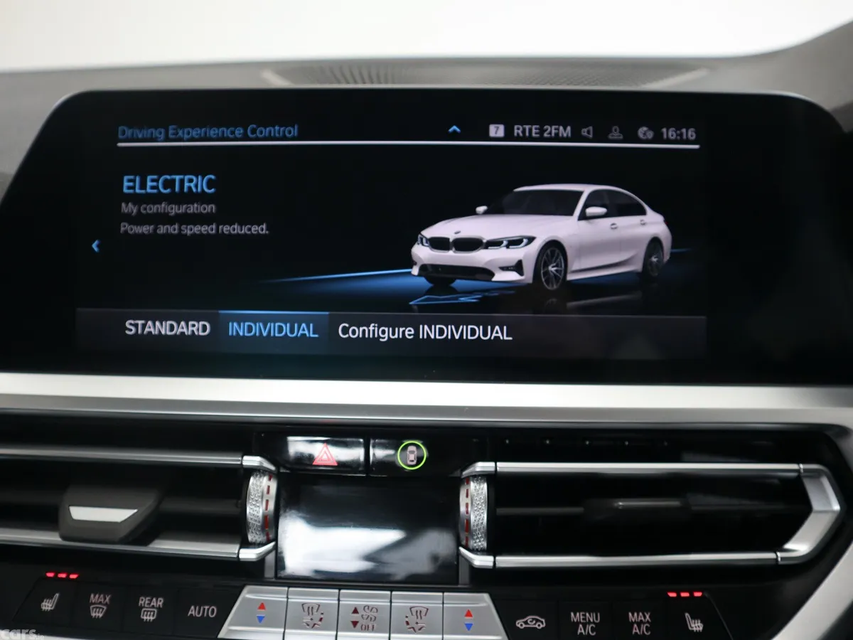 BMW 3-Series Saloon, Petrol Hybrid, 2022, White