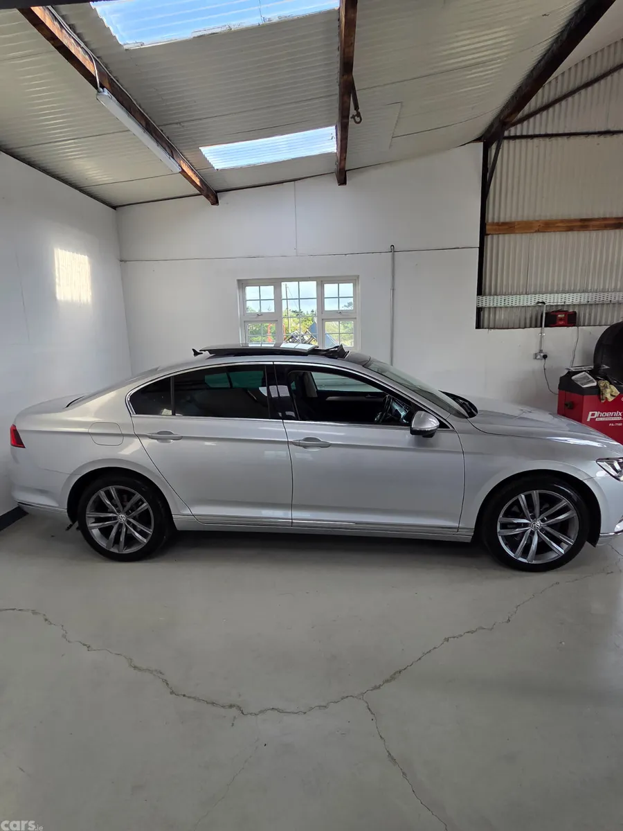 Volkswagen Passat Saloon, Diesel, 2018, Silver