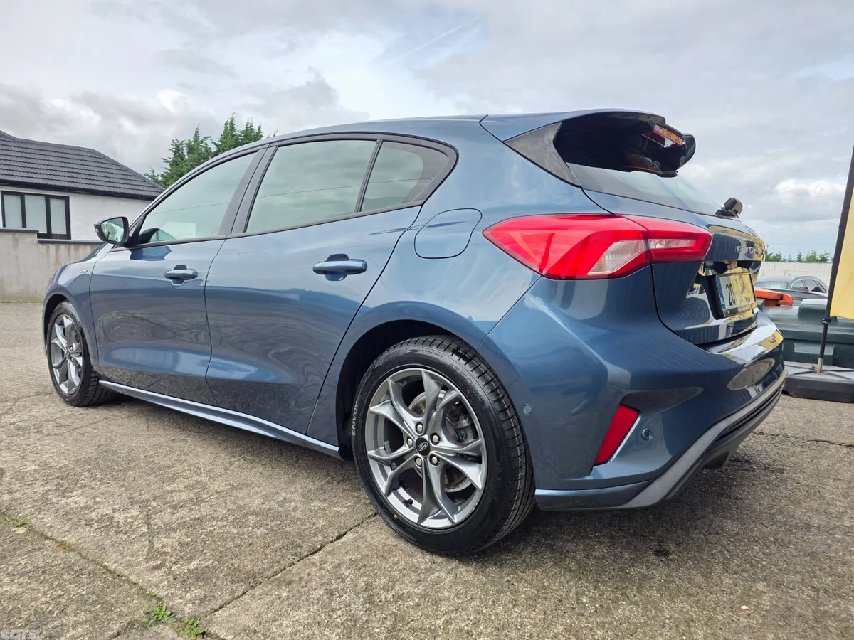 Ford Focus Hatchback, Diesel, 2020, Blue