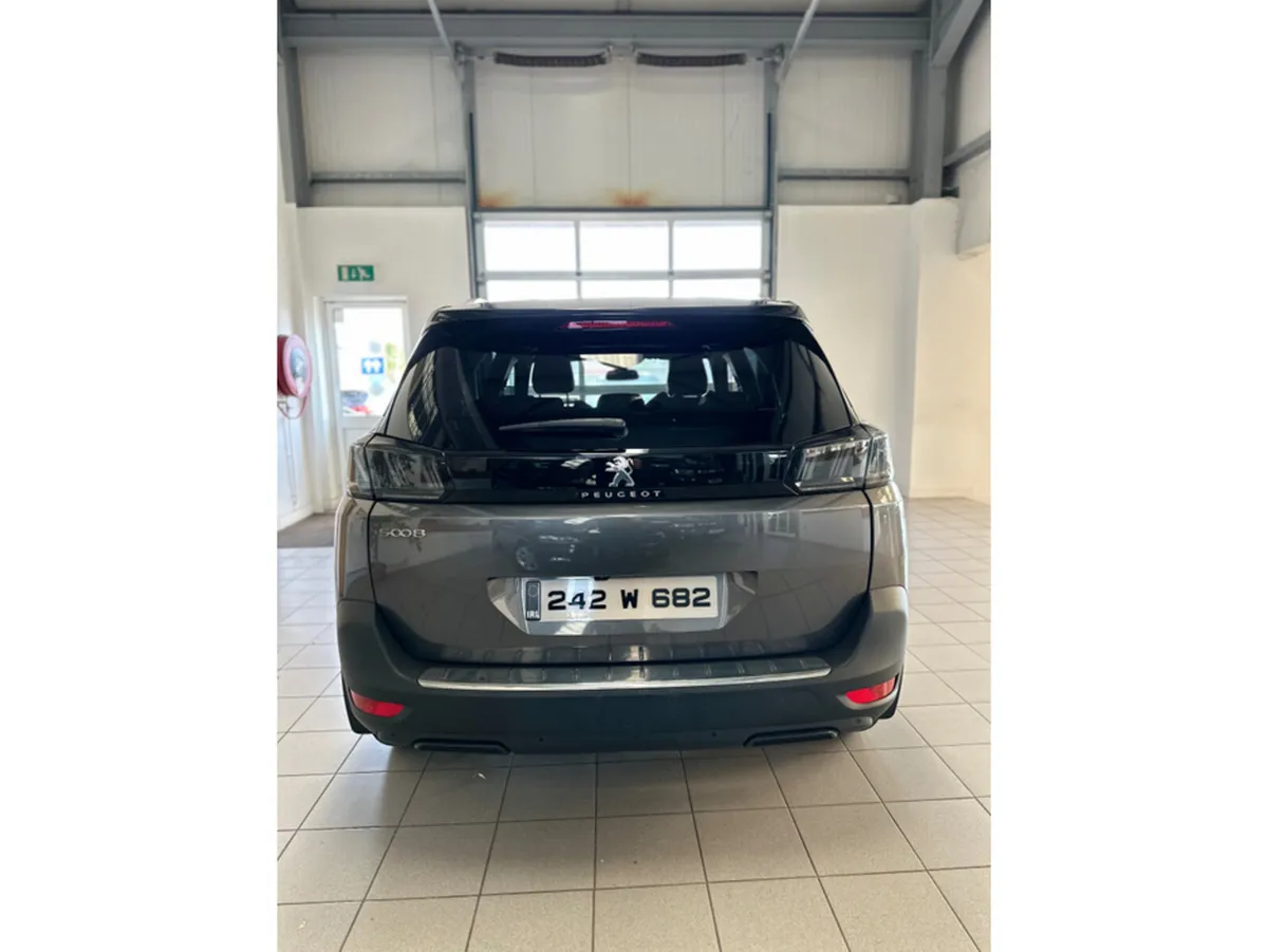 Peugeot 5008 MPV, Diesel, 2024, Grey