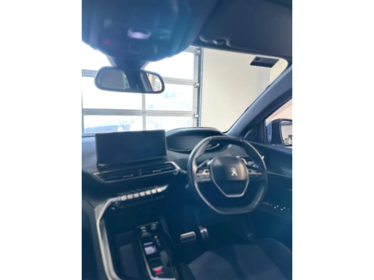 Peugeot 5008 MPV, Diesel, 2024, Grey