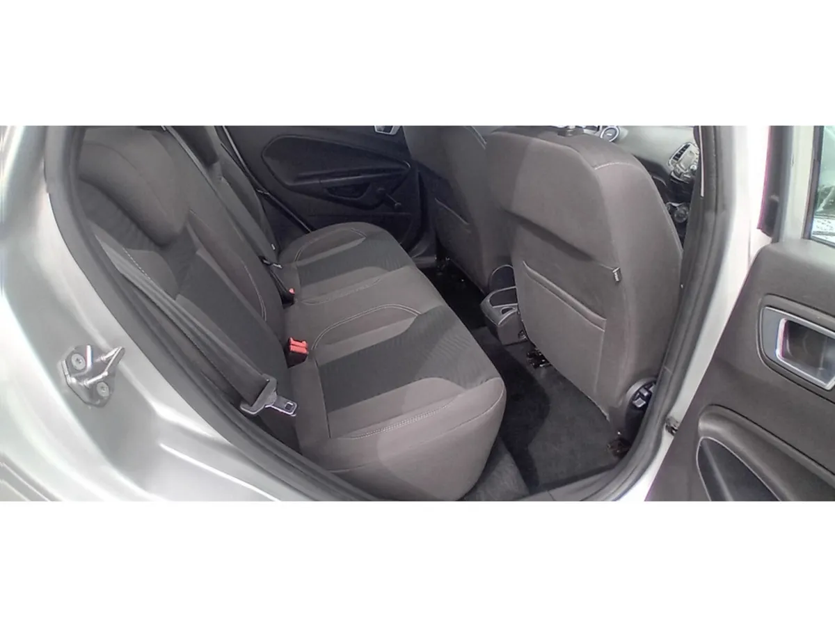 Ford Fiesta Hatchback, Petrol, 2016, Silver