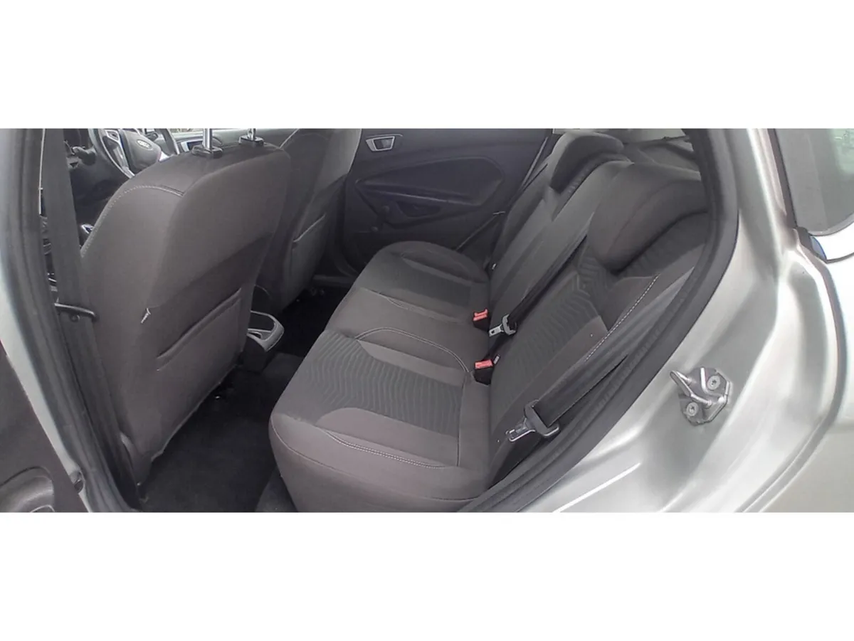 Ford Fiesta Hatchback, Petrol, 2016, Silver