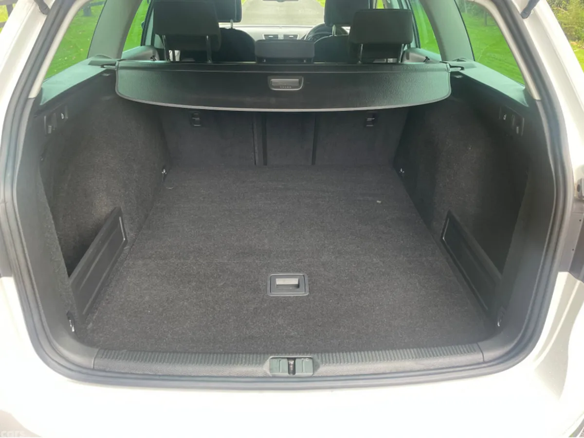 Volkswagen Passat Estate, Petrol, 2015, White