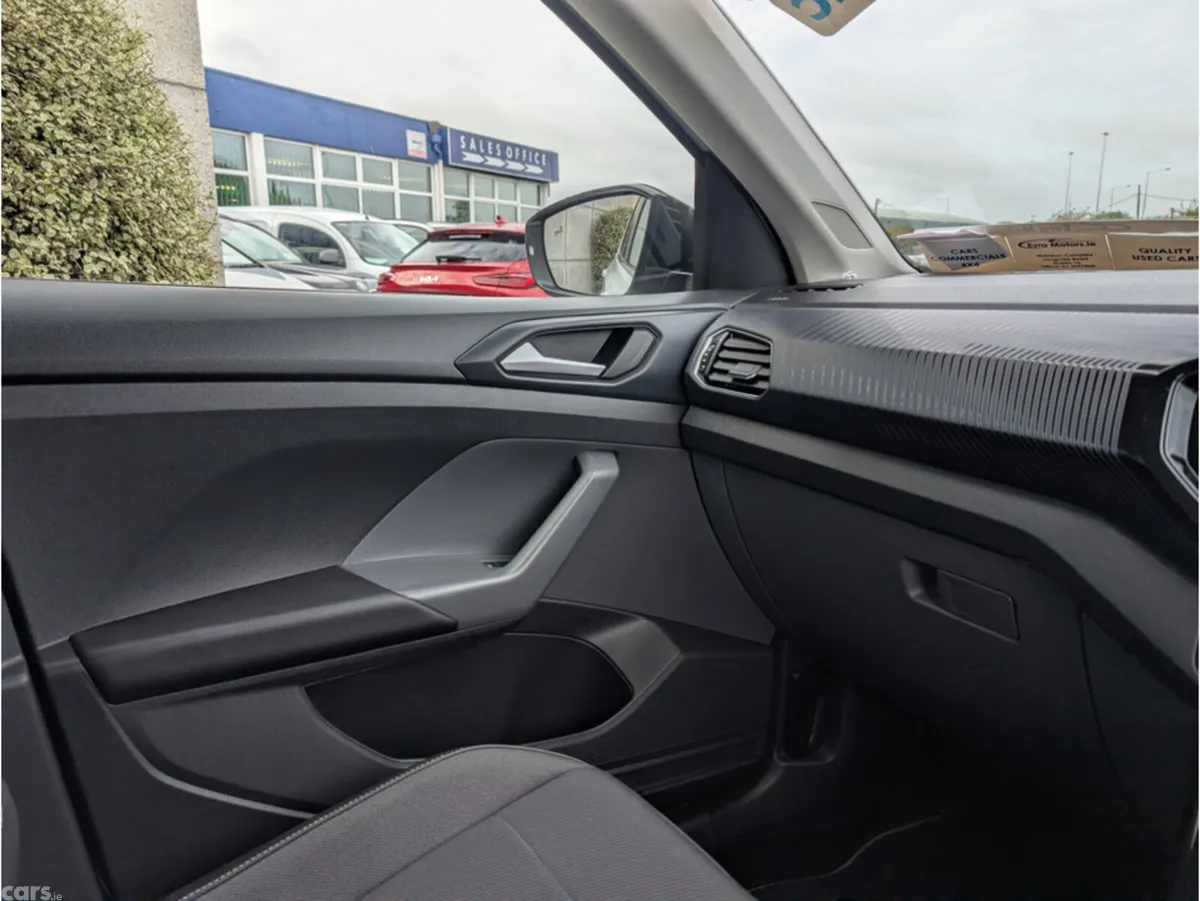 Volkswagen T-Cross SUV, Petrol, 2020, White