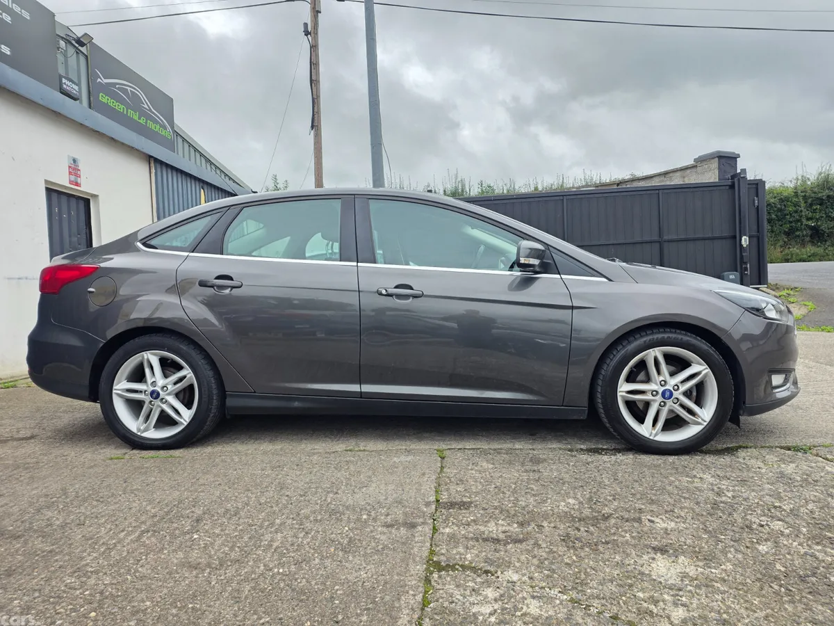 Ford Focus Saloon, Diesel, 2015, Grey