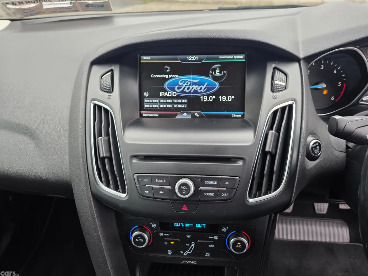 Ford Focus Saloon, Diesel, 2015, Grey
