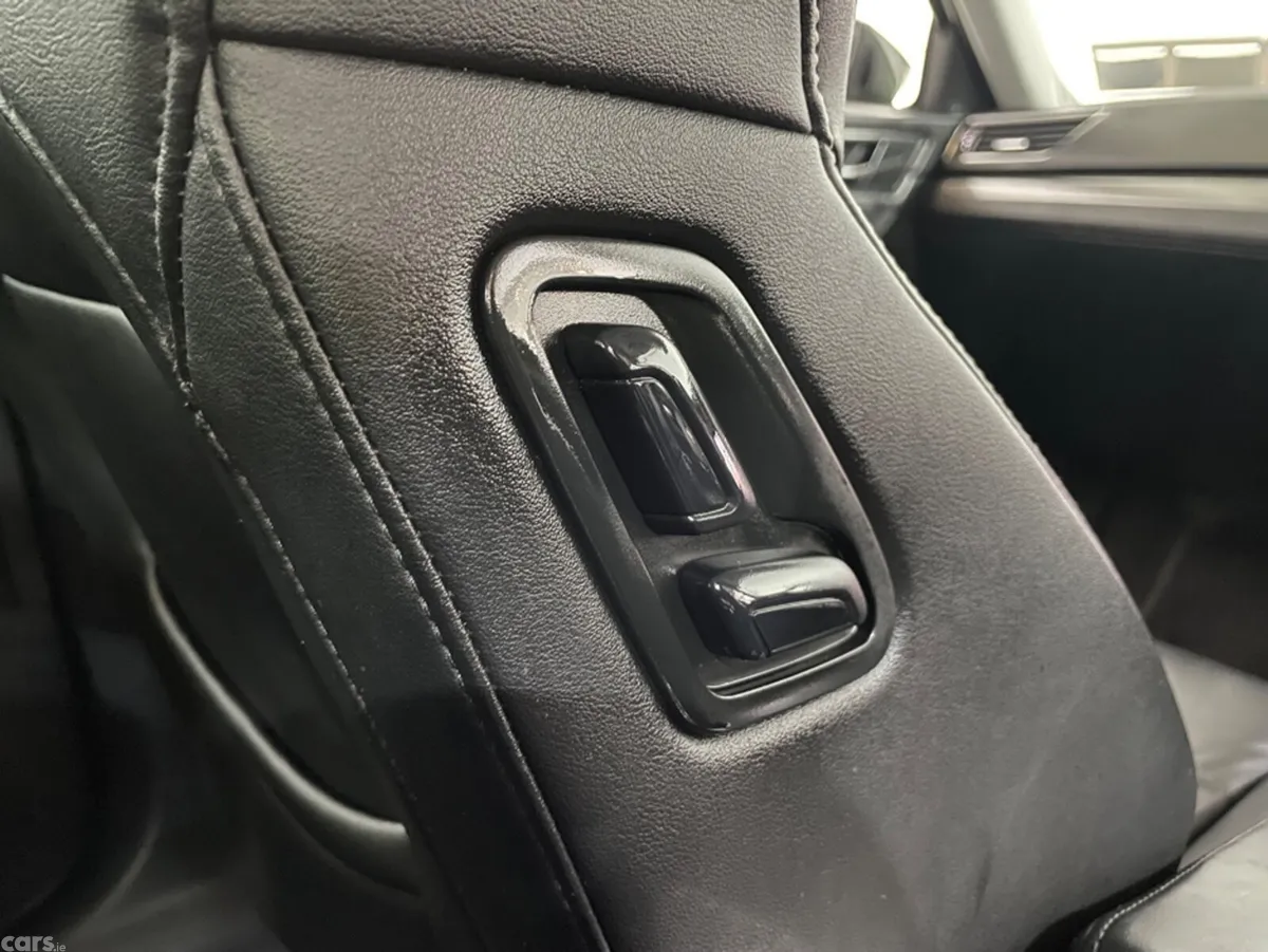 Skoda Superb Hatchback, Diesel, 2021, Green
