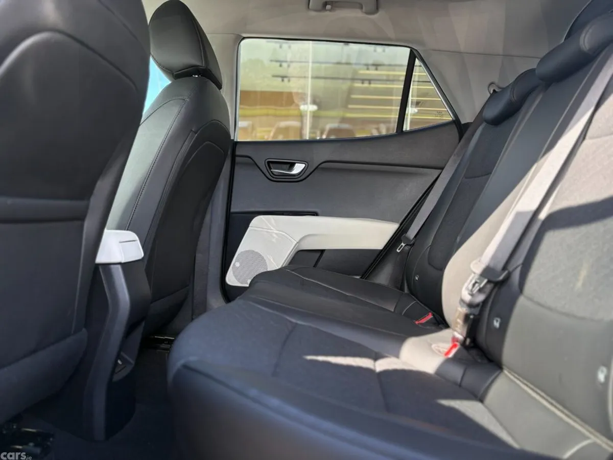 Kia Stonic Estate, Petrol Hybrid, 2026, Grey