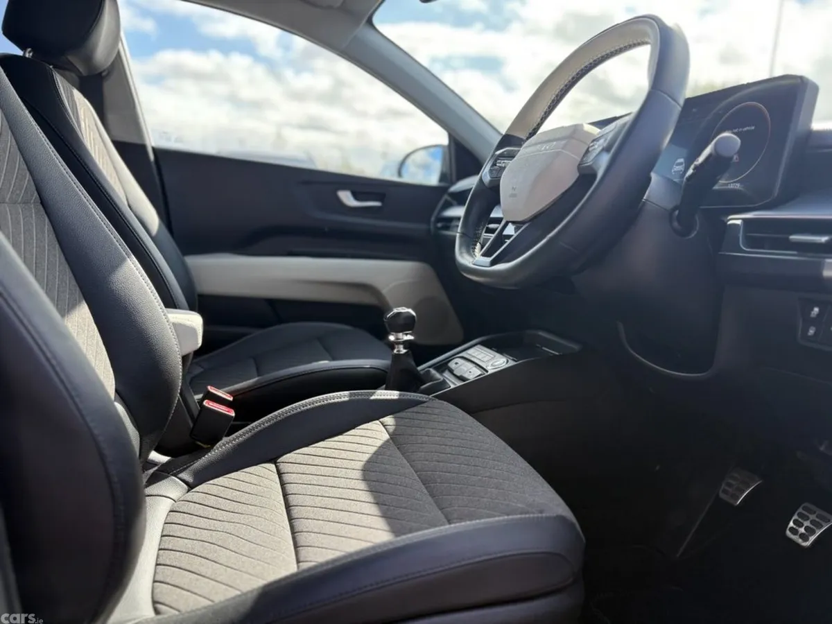 Kia Stonic Estate, Petrol Hybrid, 2026, Grey