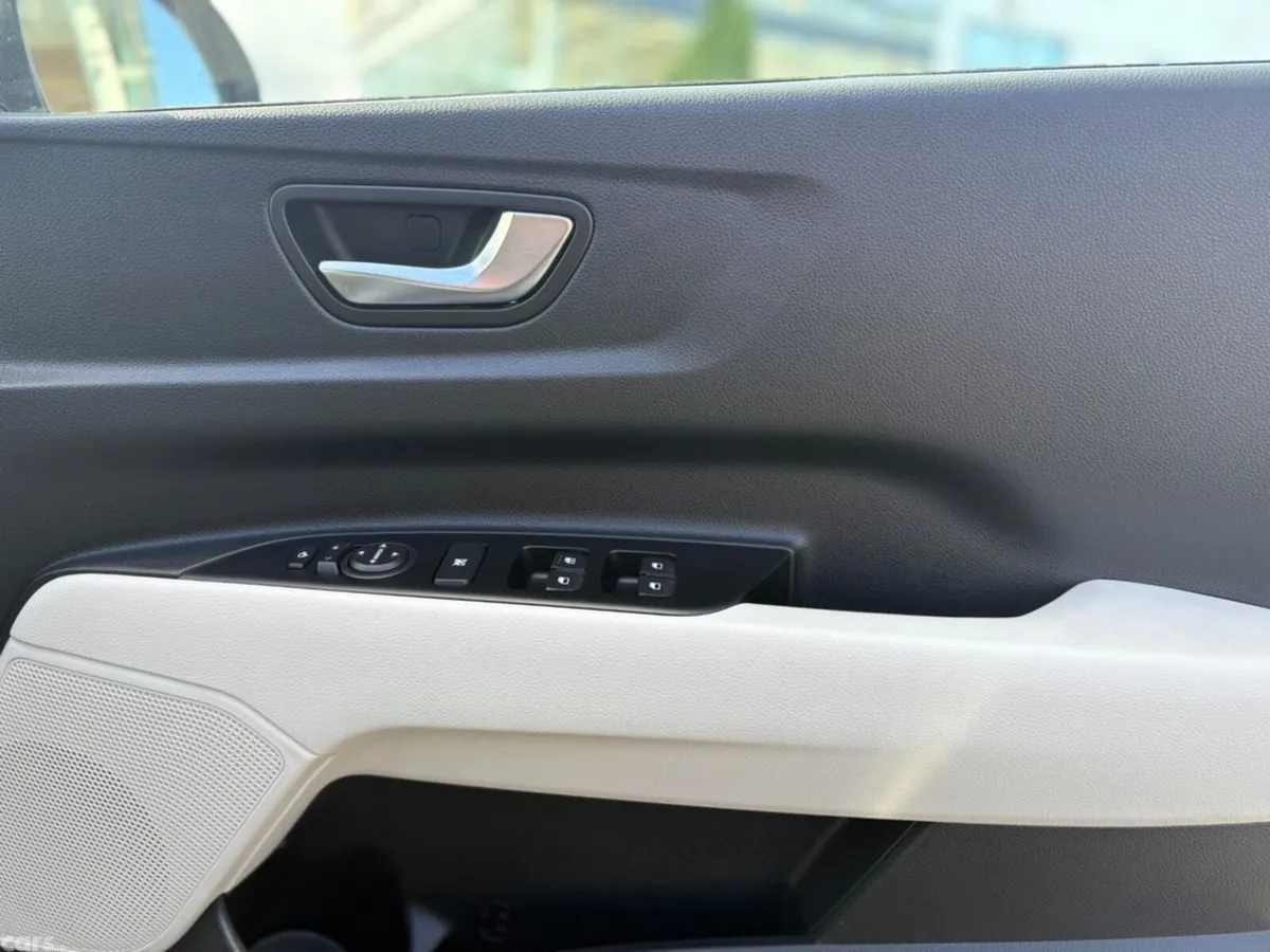 Kia Stonic Estate, Petrol Hybrid, 2026, Grey