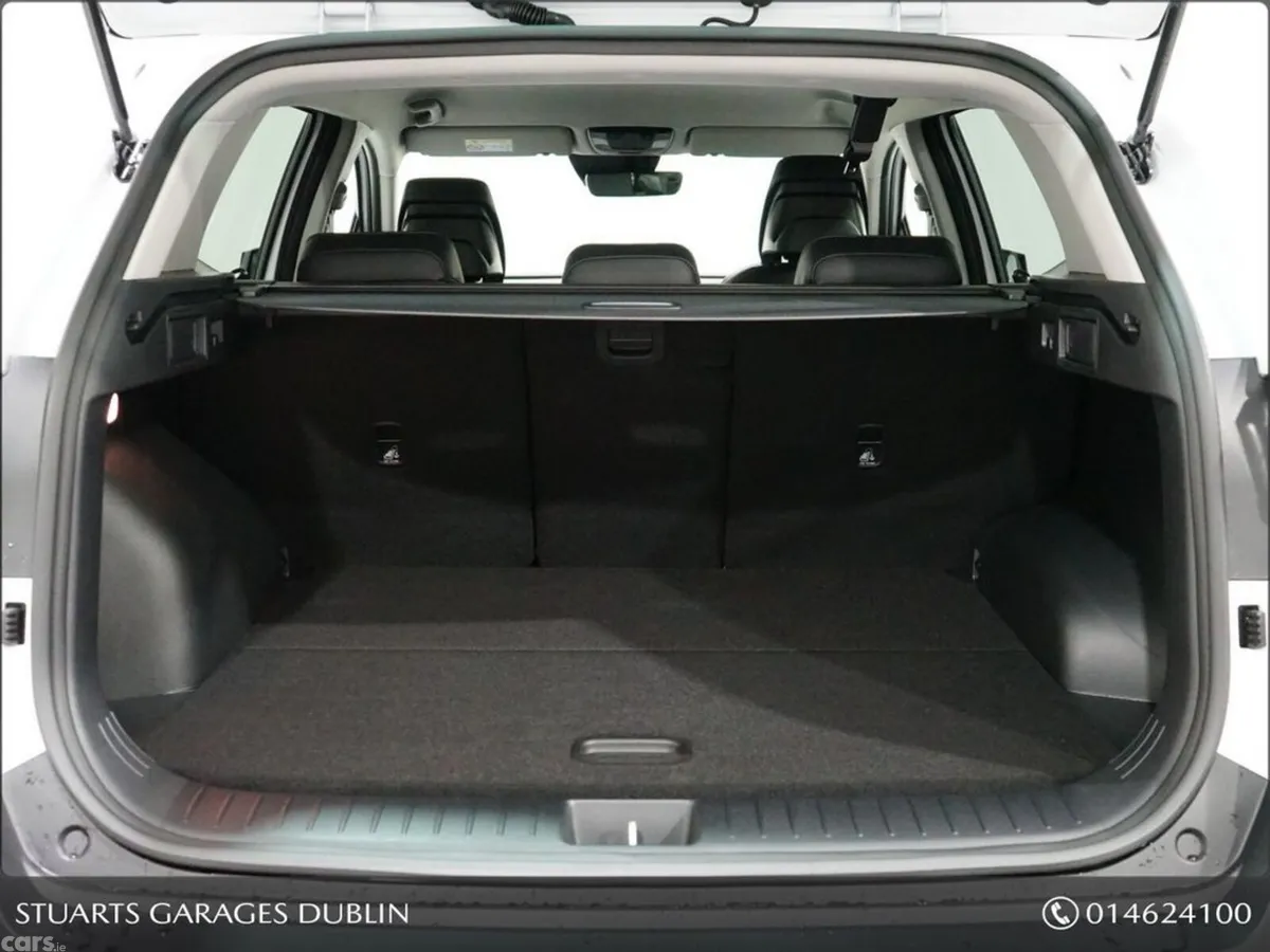 Kia Sportage Estate, Petrol Plug-in Hybrid, 2025, White