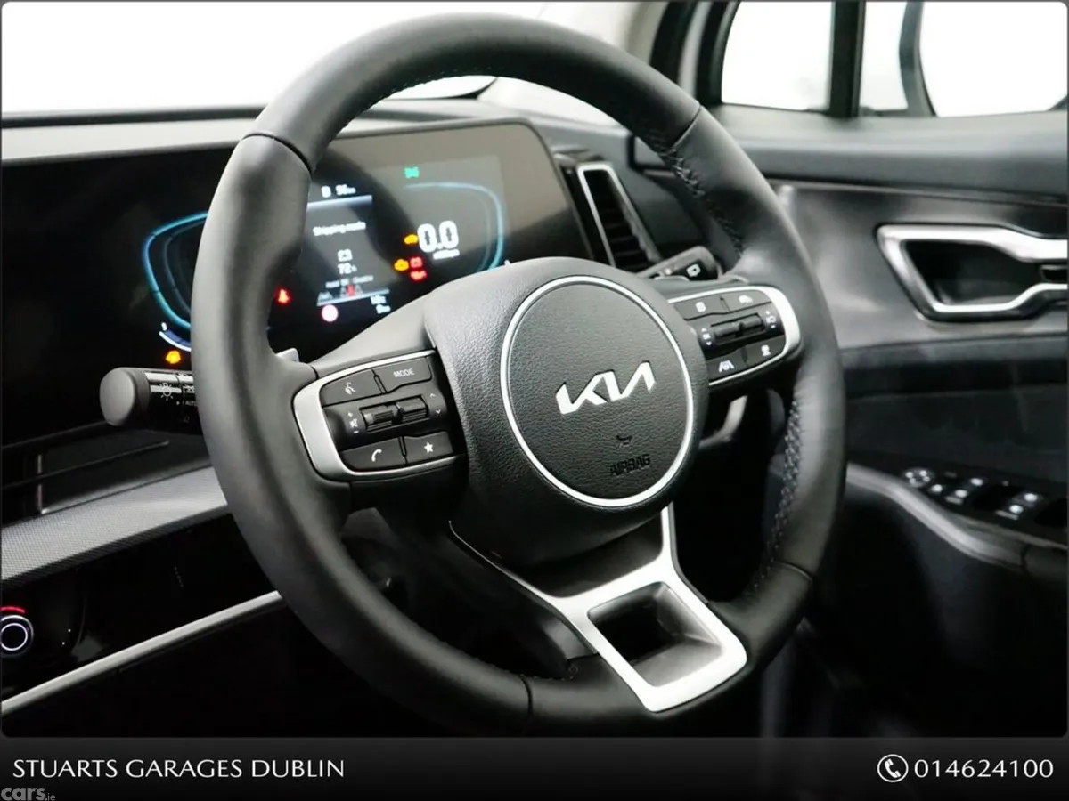 Kia Sportage Estate, Petrol Plug-in Hybrid, 2025, White