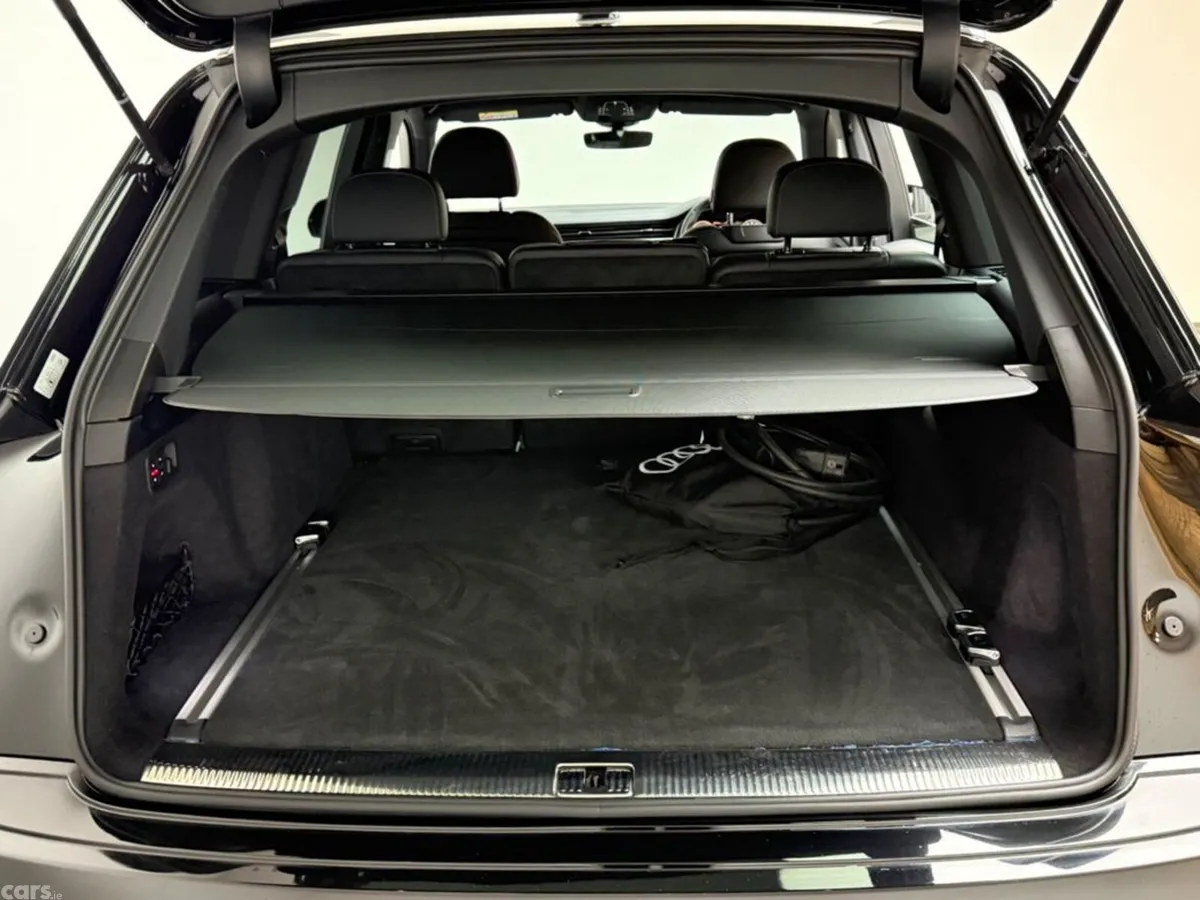 Audi Q7 SUV, Petrol Plug-in Hybrid, 2025, Black