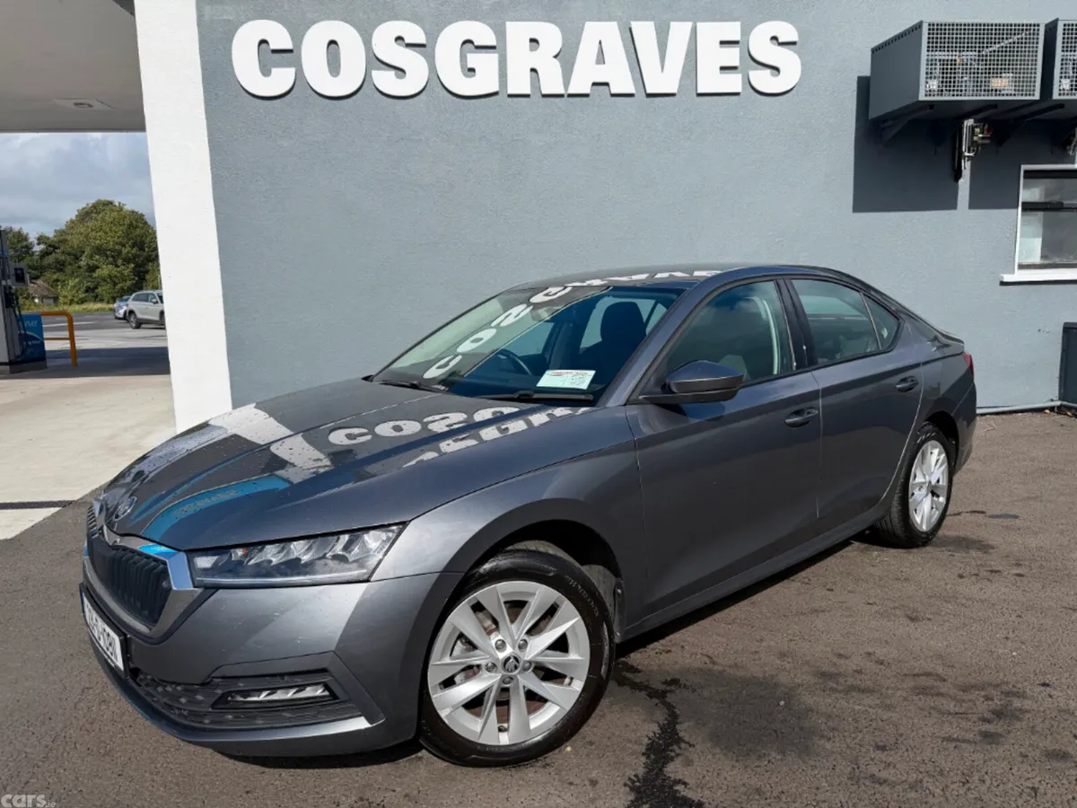 Skoda Octavia Saloon, Diesel, 2023, Grey