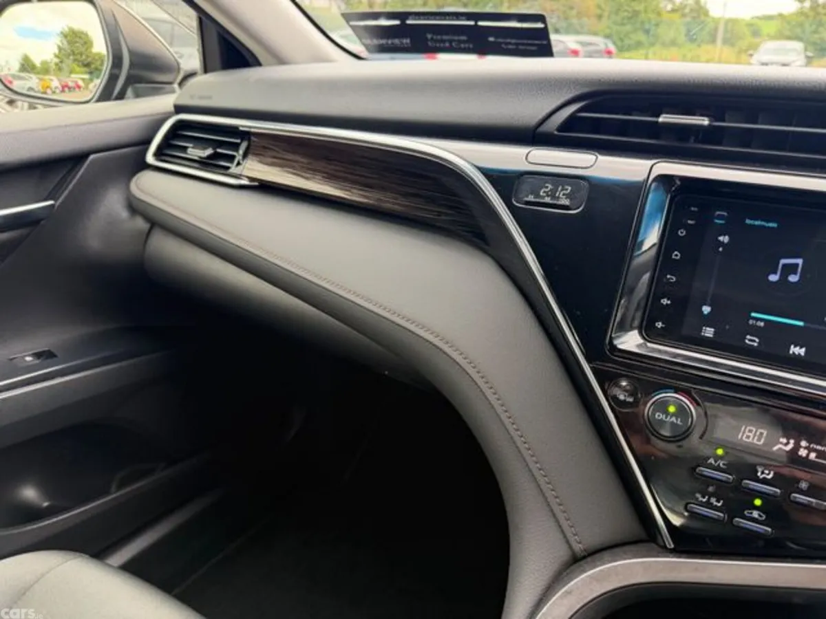 Toyota Camry Saloon, Petrol Hybrid, 2018, Black