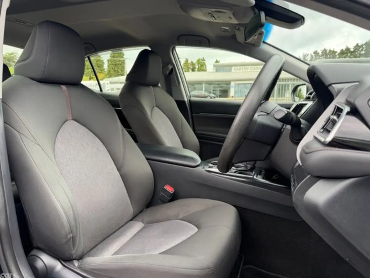 Toyota Camry Saloon, Petrol Hybrid, 2018, Black