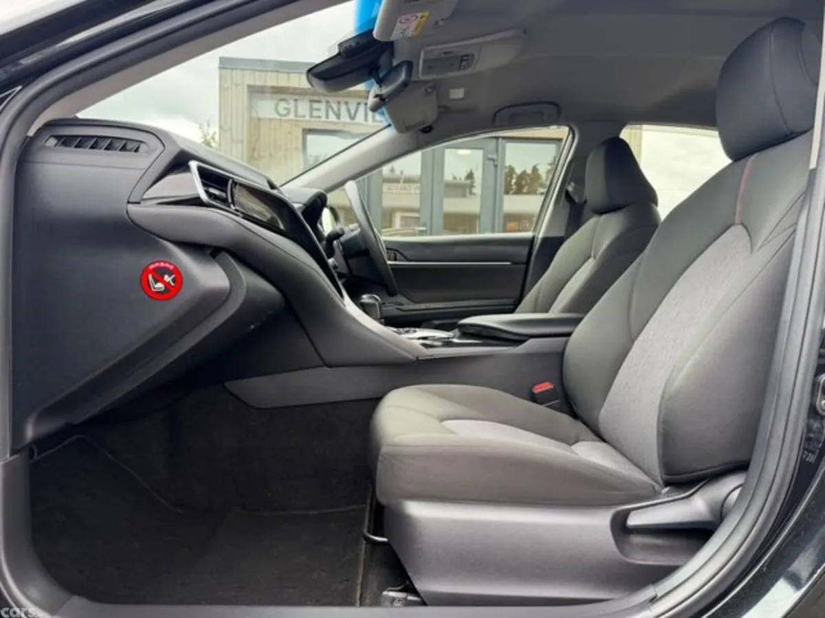 Toyota Camry Saloon, Petrol Hybrid, 2018, Black
