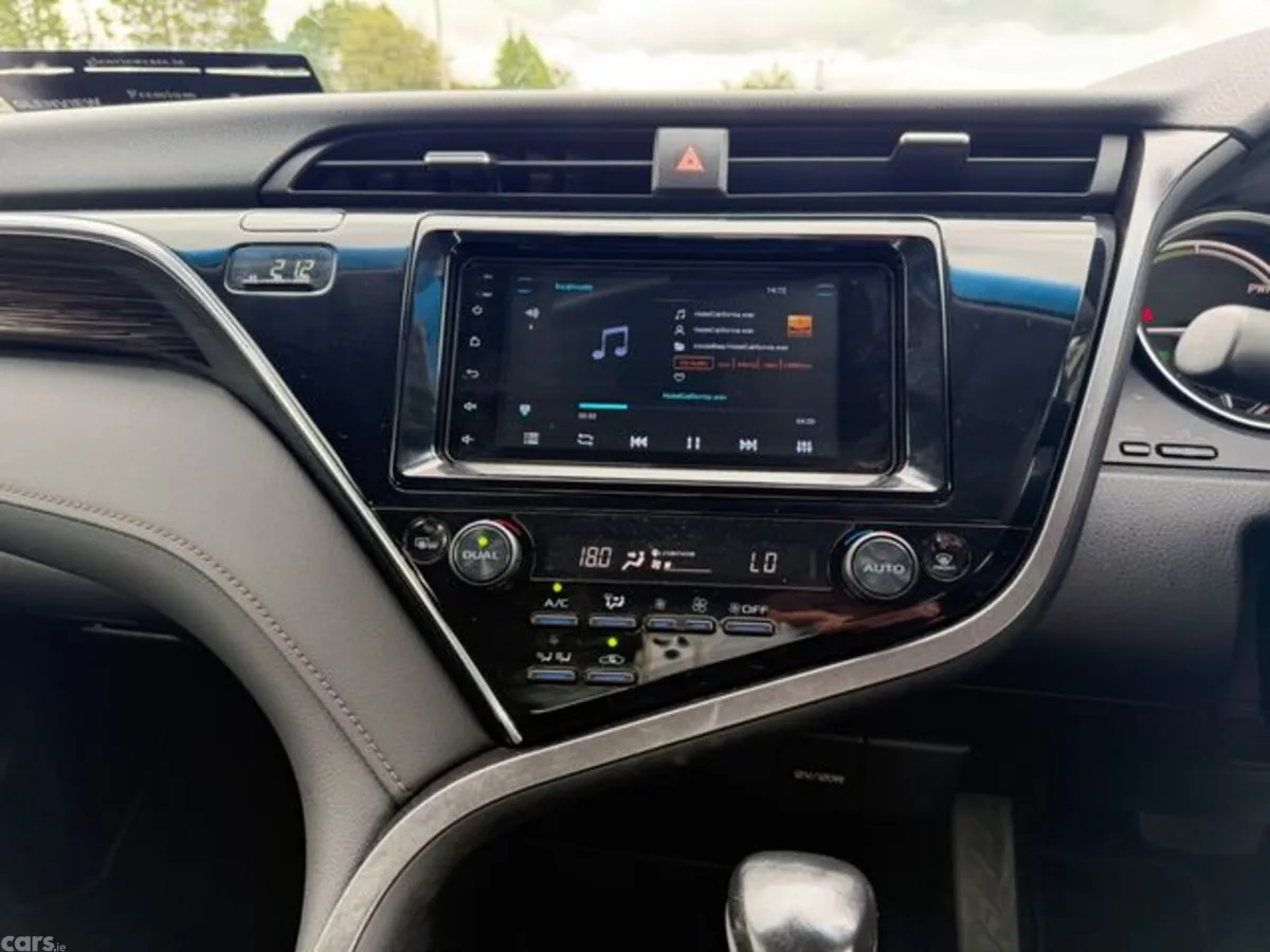 Toyota Camry Saloon, Petrol Hybrid, 2018, Black