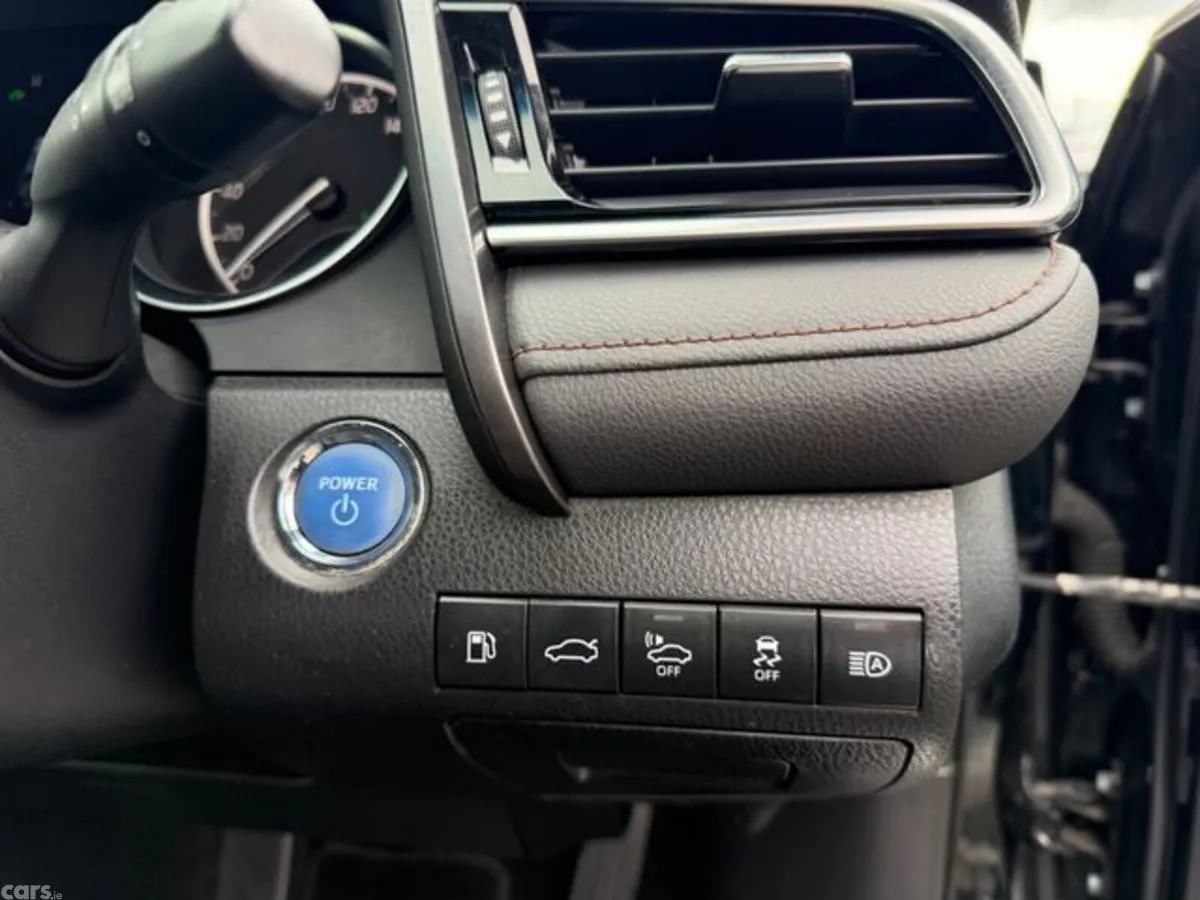 Toyota Camry Saloon, Petrol Hybrid, 2018, Black