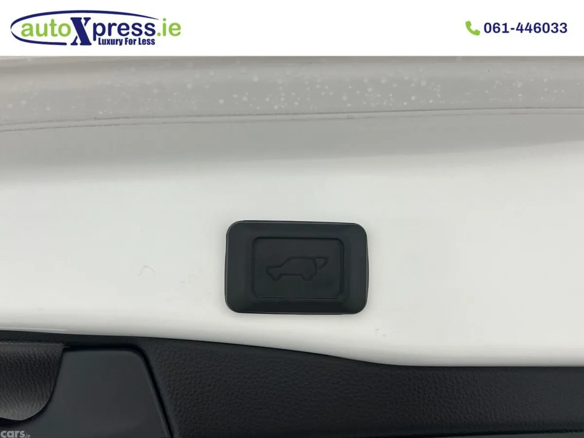 Toyota RAV4 SUV, Petrol Hybrid, 2023, White