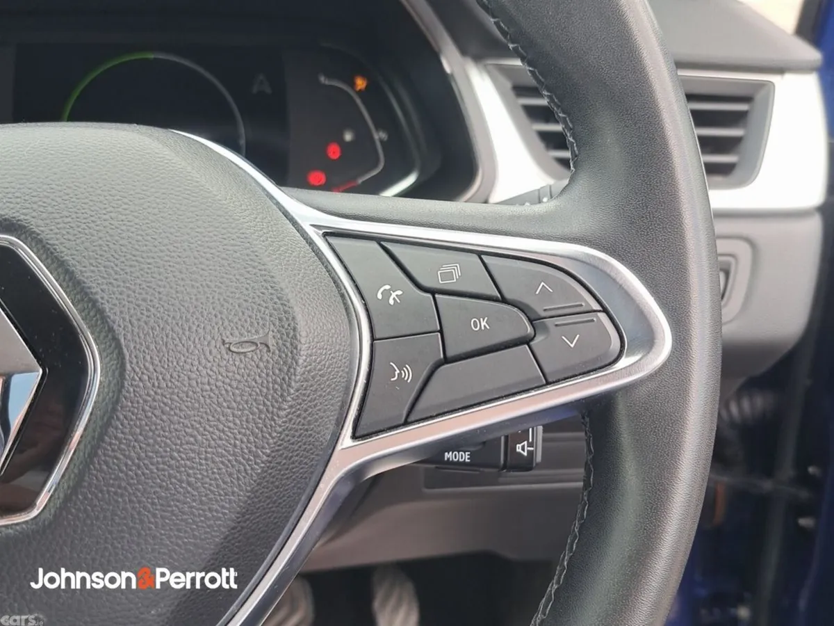Renault Captur Hatchback, Petrol Hybrid, 2023, Blue
