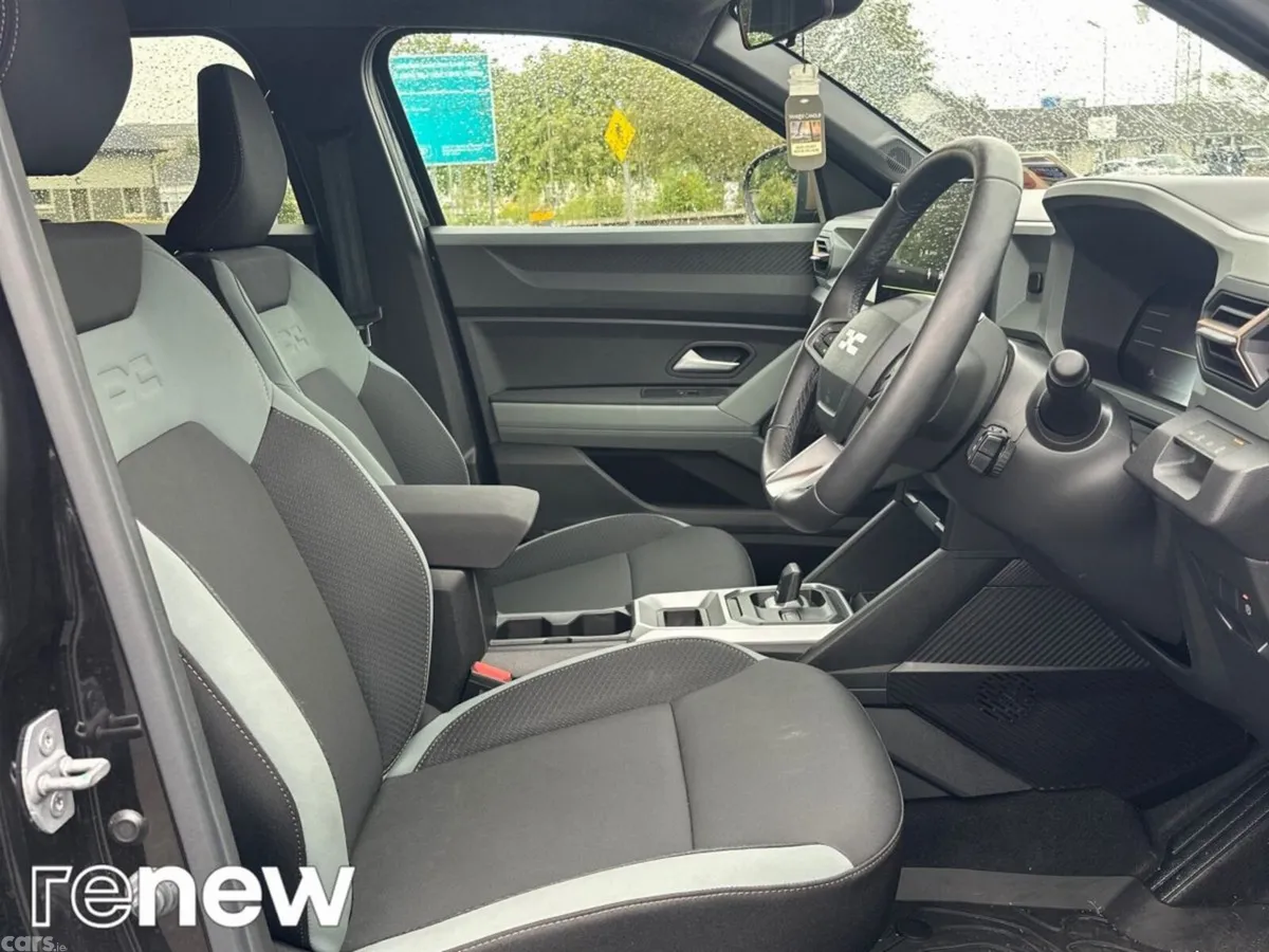 Dacia Duster SUV, Petrol Hybrid, 2026, Black