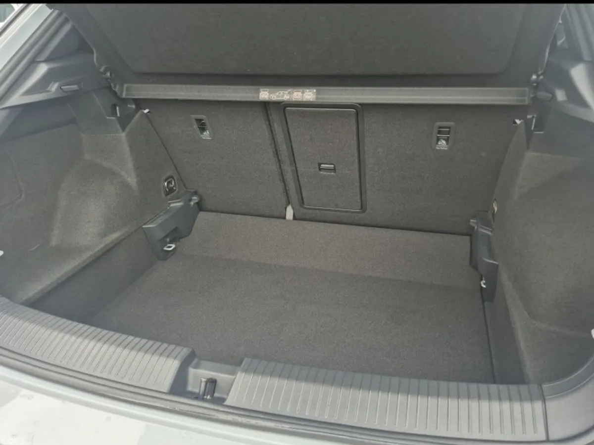 Volkswagen T-Roc SUV, Diesel, 2021, White