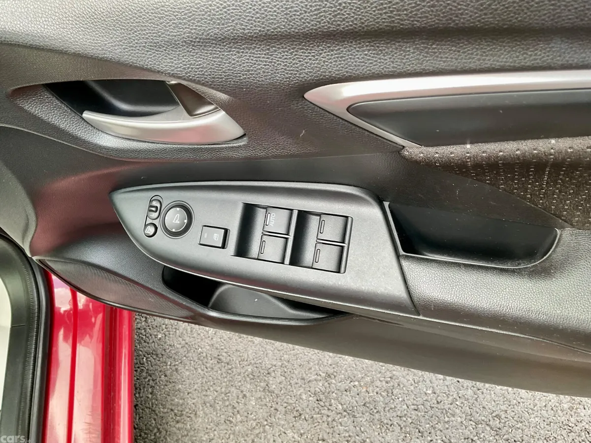 Honda Jazz Hatchback, Petrol Hybrid, 2016, Red