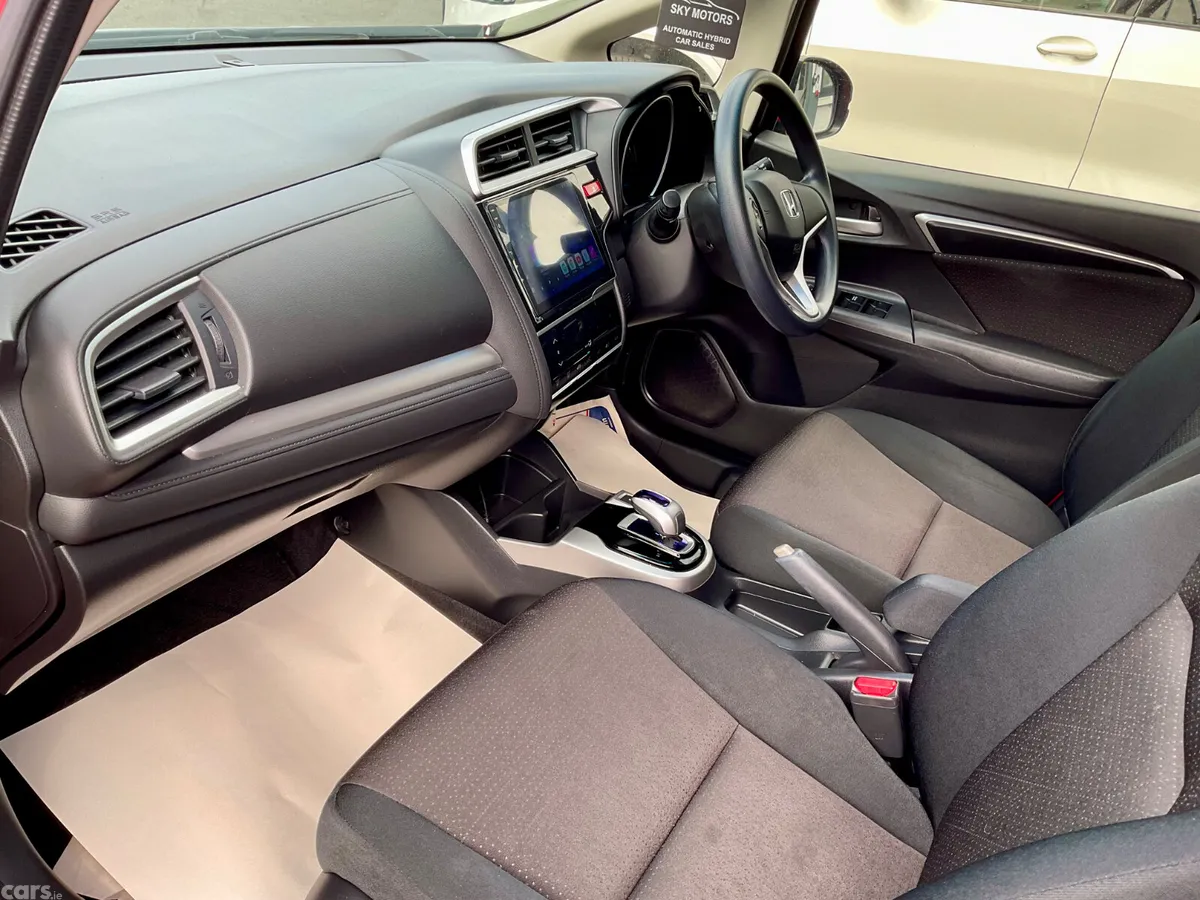 Honda Jazz Hatchback, Petrol Hybrid, 2016, Red