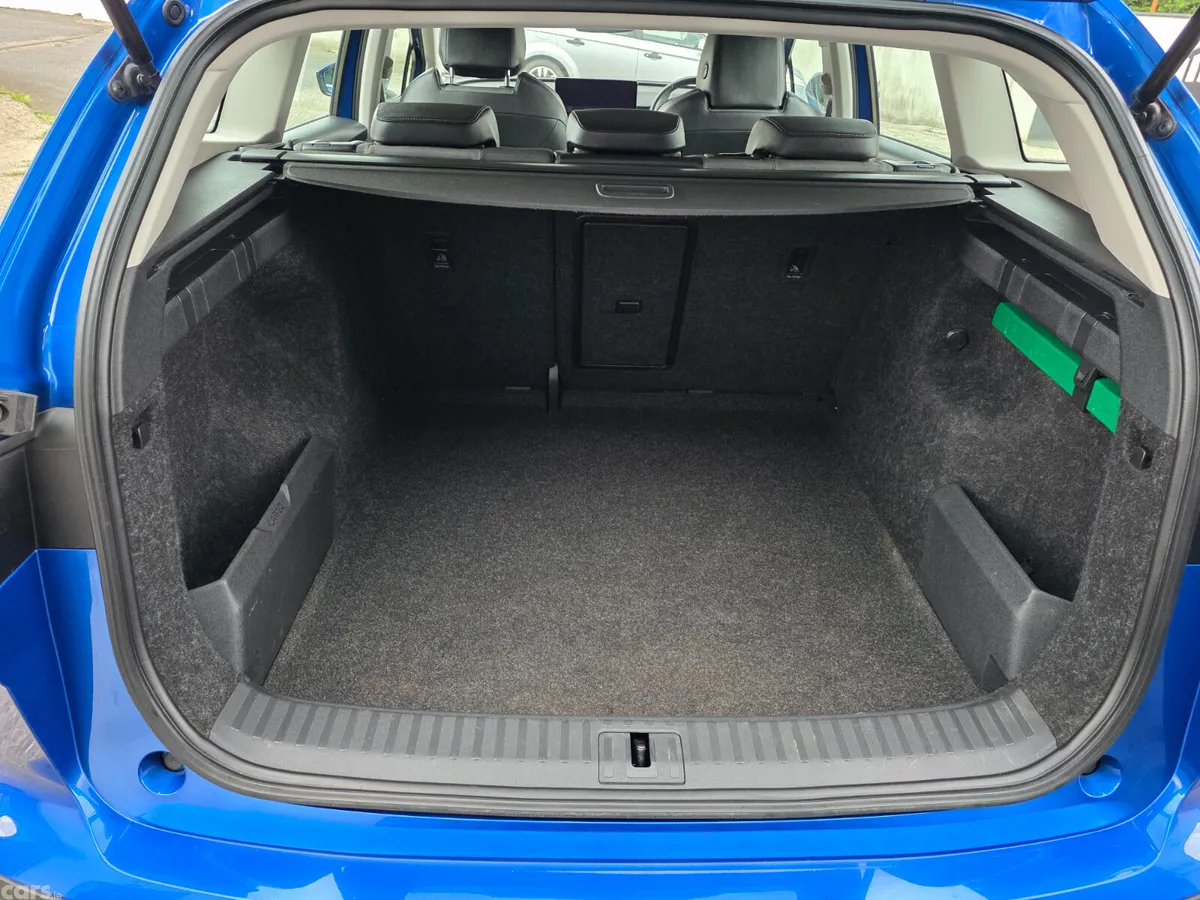 Skoda Enyaq Estate/Jeep, Electric, 2022, Blue