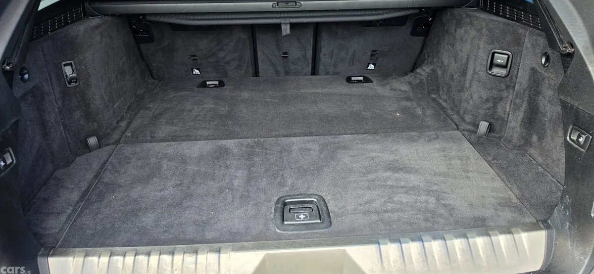 BMW 5-Series Estate, Petrol Hybrid, 2022, Grey